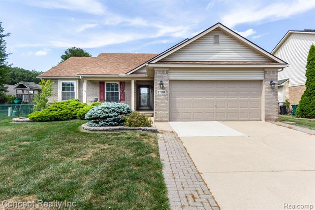 front view picture of 17380 Michigan Heights Dr, Romulus, MI. 48174