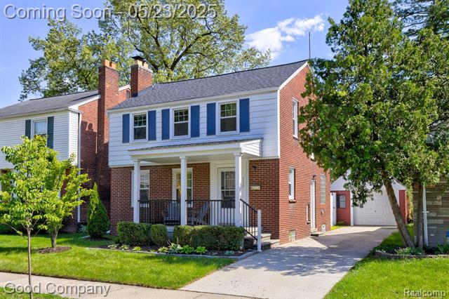 front view picture of 210 E Oakridge St, Ferndale, MI. 48220