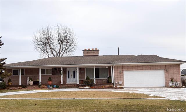 front view picture of 15875 Allen Rd, Southgate, MI. 48195