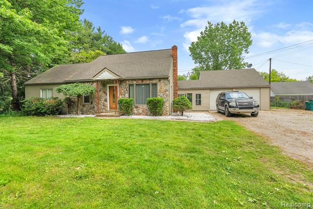 front view picture of 30930 Pennsylvania, Romulus, MI. 48174