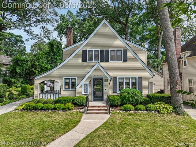 front view picture of 454 W Oakridge St, Ferndale, MI. 48220