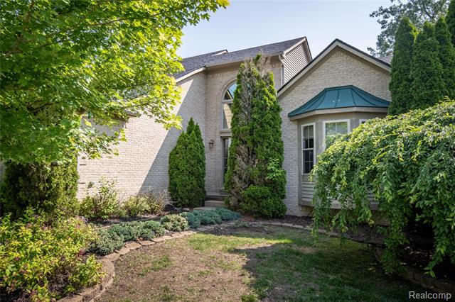 front view picture of 14129 Arlene Ln, Belleville, MI. 48111