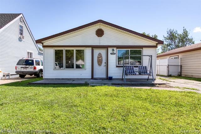 front view picture of 14721 Mc Guire, Taylor, MI. 48180