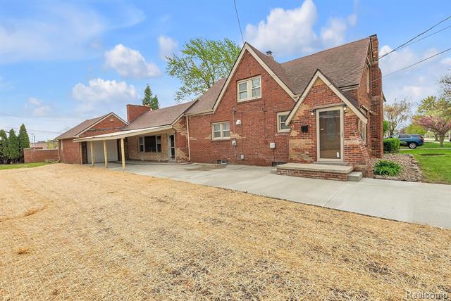 front view picture of 15053 Dumay, Southgate, MI. 48195