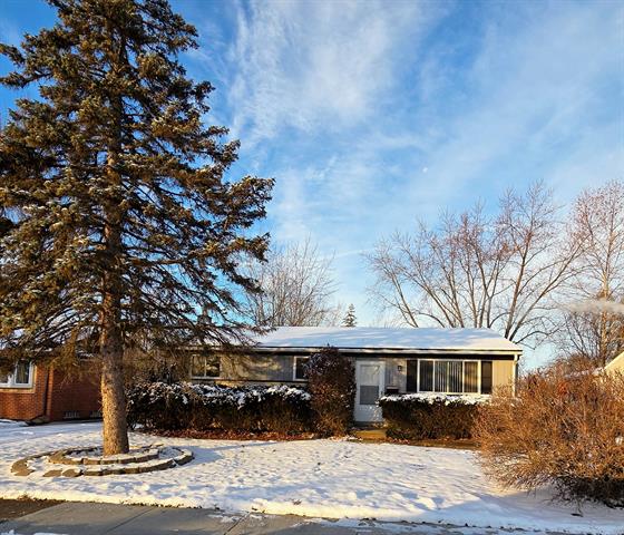 front view picture of 15700 Oakbrook, Romulus, MI. 48174