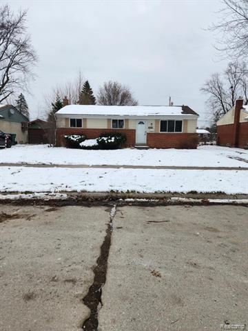 front view picture of 15587 Oakbrook, Romulus, MI. 48174