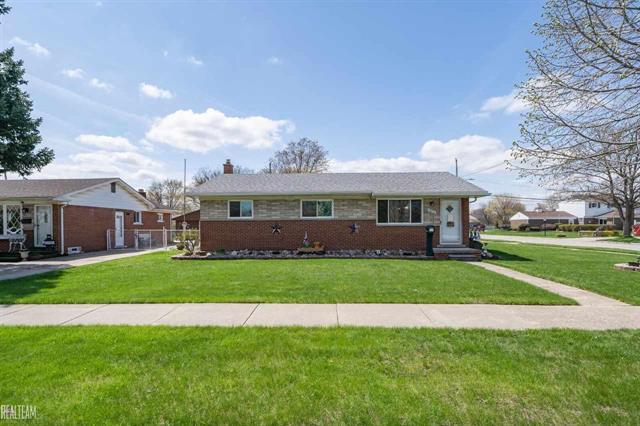 front view picture of 14814 Maywood, Southgate, MI. 48195
