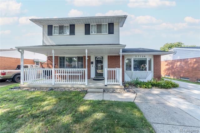 front view picture of 37726 Walnut, Romulus, MI. 48174
