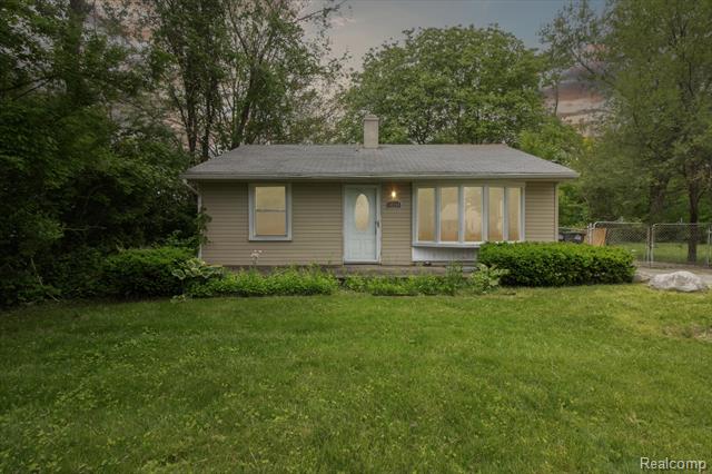 front view picture of 14134 Syracuse, Taylor, MI. 48180
