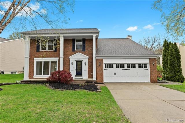 front view picture of 45273 Yorkshire Dr, Novi, MI. 48375