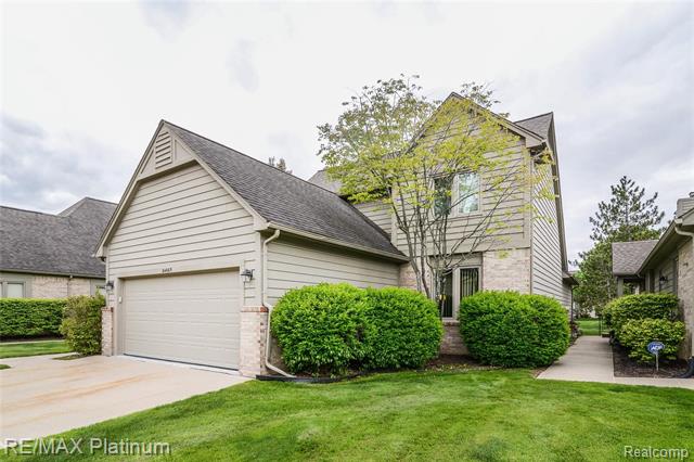 front view picture of 24605 Enchanted Dr, Novi, MI. 48374