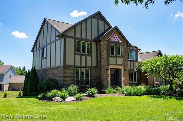 front view picture of 25006 Davenport Ave, Novi, MI. 48374