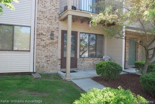 front view picture of 24056 Middlebelt Rd, Farmington, MI. 48336