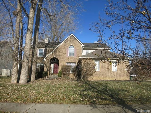 front view picture of 47000 Harbour Pointe Ct, Belleville, MI. 48111
