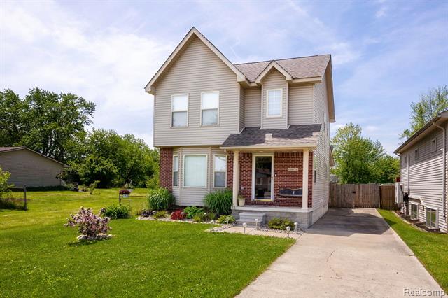 front view picture of 15078 Oldham, Taylor, MI. 48180