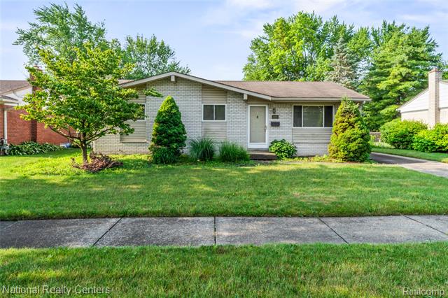 front view picture of 30255 Dorset, Romulus, MI. 48174