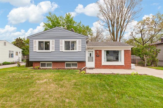front view picture of 15415 Harriet, Romulus, MI. 48174