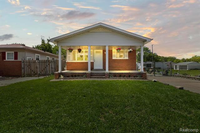 front view picture of 13710 Beech Daly, Taylor, MI. 48180