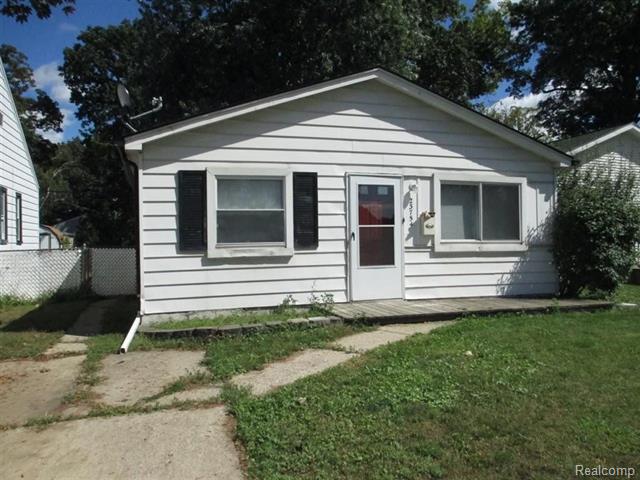 front view picture of 23754 Crossley Ave, Hazel Park, MI. 48030