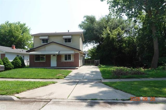 front view picture of 13541 Fellrath, Taylor, MI. 48180