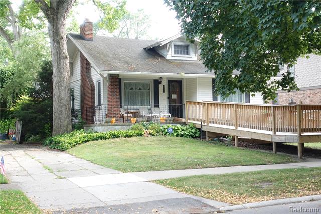front view picture of 341 E Oakridge St, Ferndale, MI. 48220