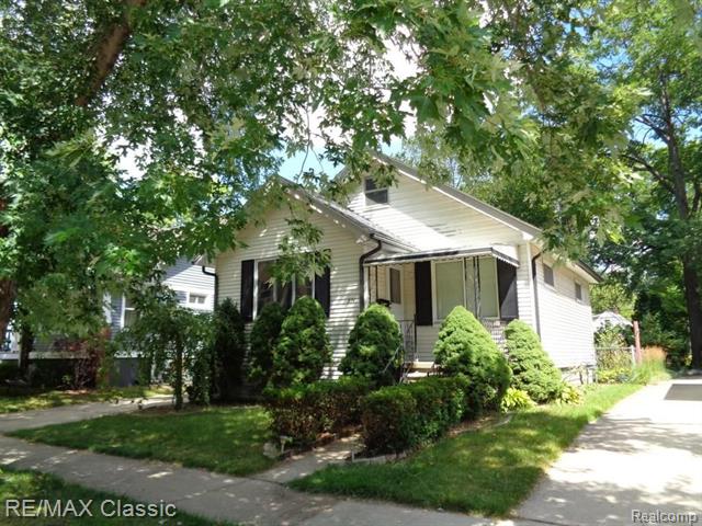 front view picture of 371 E Oakridge St, Ferndale, MI. 48220