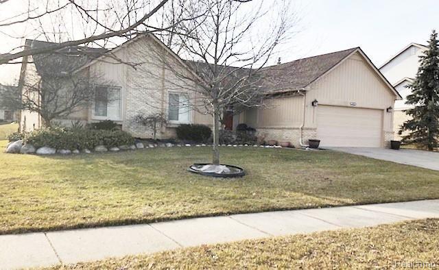front view picture of 24707 Picara Dr, Novi, MI. 48374