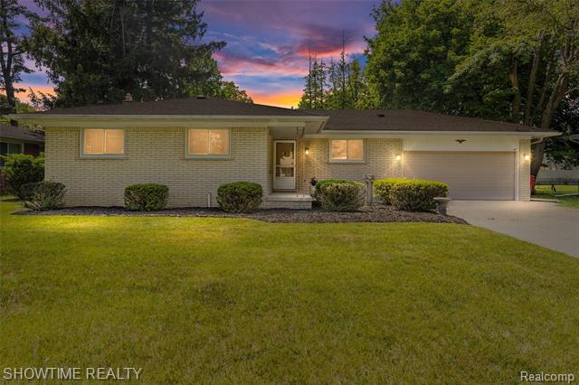 front view picture of 24635 River Heights St, Southfield, MI. 48033