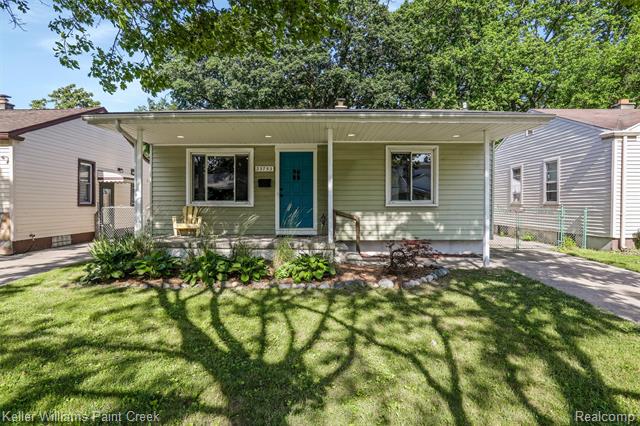 front view picture of 23753 Davey Ave, Hazel Park, MI. 48030