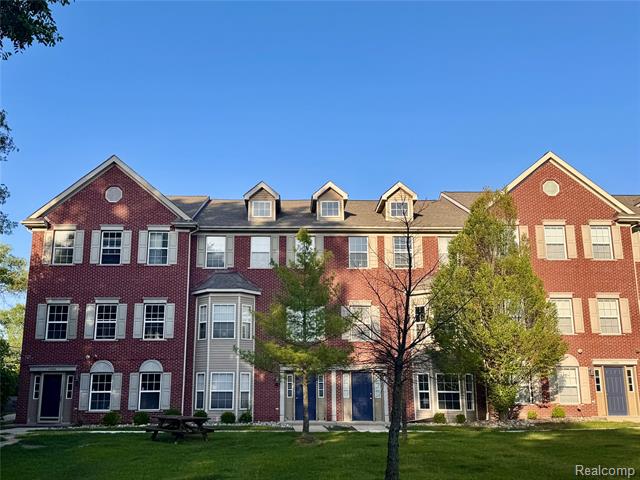 front view picture of 10880 Pardee, Taylor, MI. 48180