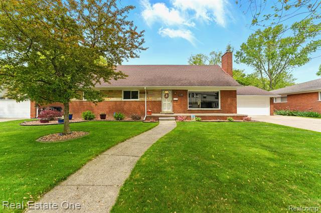 front view picture of 10836 Andrews, Allen Park, MI. 48101