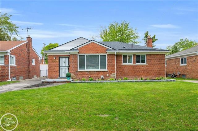 front view picture of 24080 Scotia Rd, Oak Park, MI. 48237