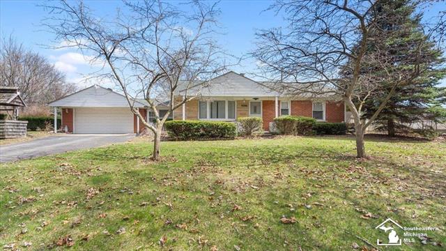 front view picture of 10075 Holland, Taylor, MI. 48180