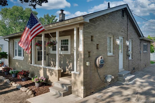 front view picture of 11187 Ziegler, Taylor, MI. 48180