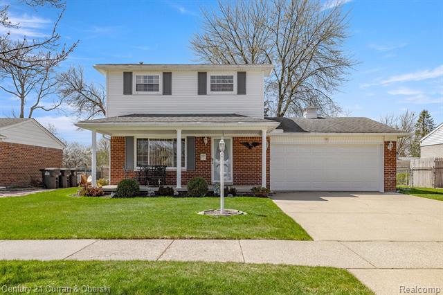 front view picture of 10070 Woodlawn, Taylor, MI. 48180