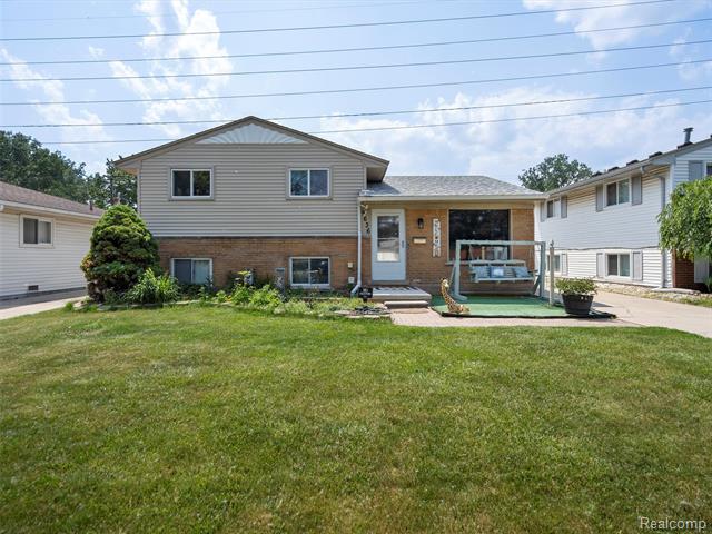 front view picture of 9636 Mueller, Taylor, MI. 48180