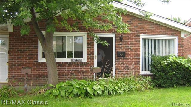 front view picture of 20709 Lockwood, Taylor, MI. 48180