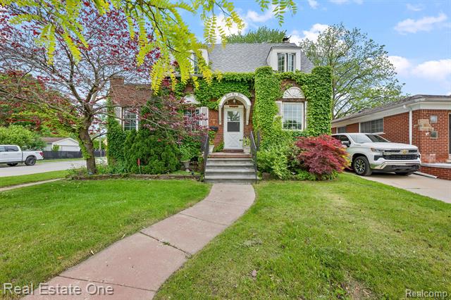 front view picture of 8911 Manor, Allen Park, MI. 48101