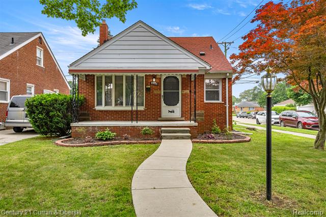 front view picture of 8904 Becker, Allen Park, MI. 48101