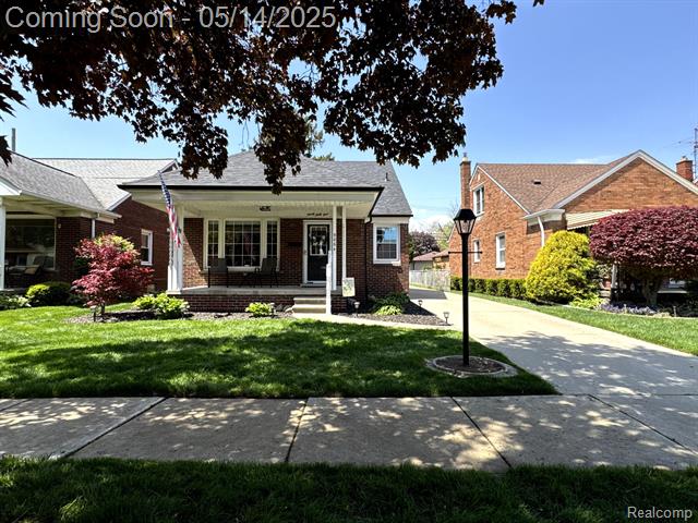 front view picture of 9064 Becker, Allen Park, MI. 48101