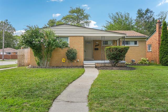 front view picture of 24201 Seneca Ave, Oak Park, MI. 48237