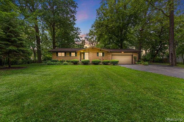 front view picture of 8848 Caroline, Taylor, MI. 48180