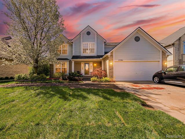 front view picture of 25991 Twin Oaks Dr, Taylor, MI. 48180