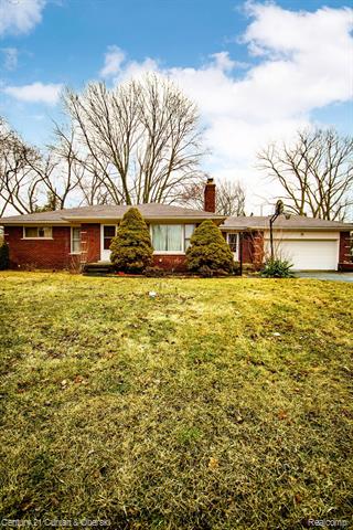 front view picture of 28359 Southpointe, Grosse Ile, MI. 48138