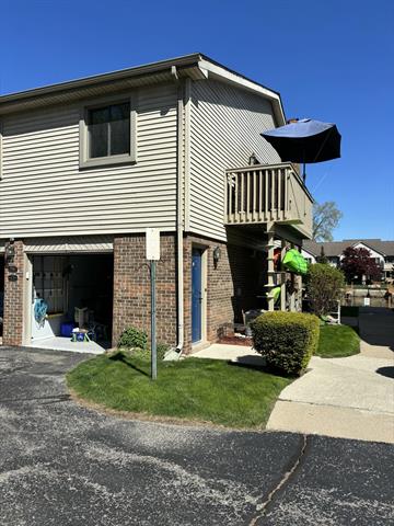 front view picture of 27880 Reo, Grosse Ile, MI. 48138