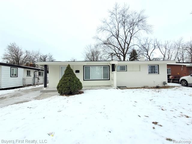 front view picture of 24241 Radclift Ave, Oak Park, MI. 48237