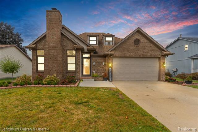 front view picture of 5056 Lisa Ct, Trenton, MI. 48183
