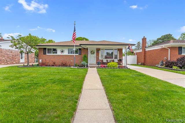 front view picture of 4947 Jackson, Trenton, MI. 48183