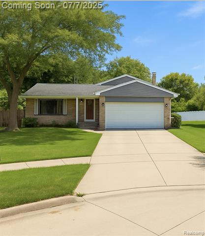 front view picture of 4826 Evans Ct, Trenton, MI. 48183