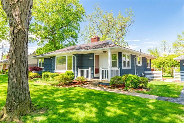 front view picture of 9880 Parkway, Grosse Ile, MI. 48138